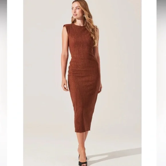 Astr | Dresses | New Astr The Label Plisse Straight Neck Midi Dress Friar  Brown Size Xl | Poshmark